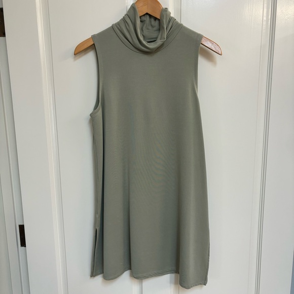 Garnet Hill Tops - Garnet Hill Tunic Top Sleeveless size Small